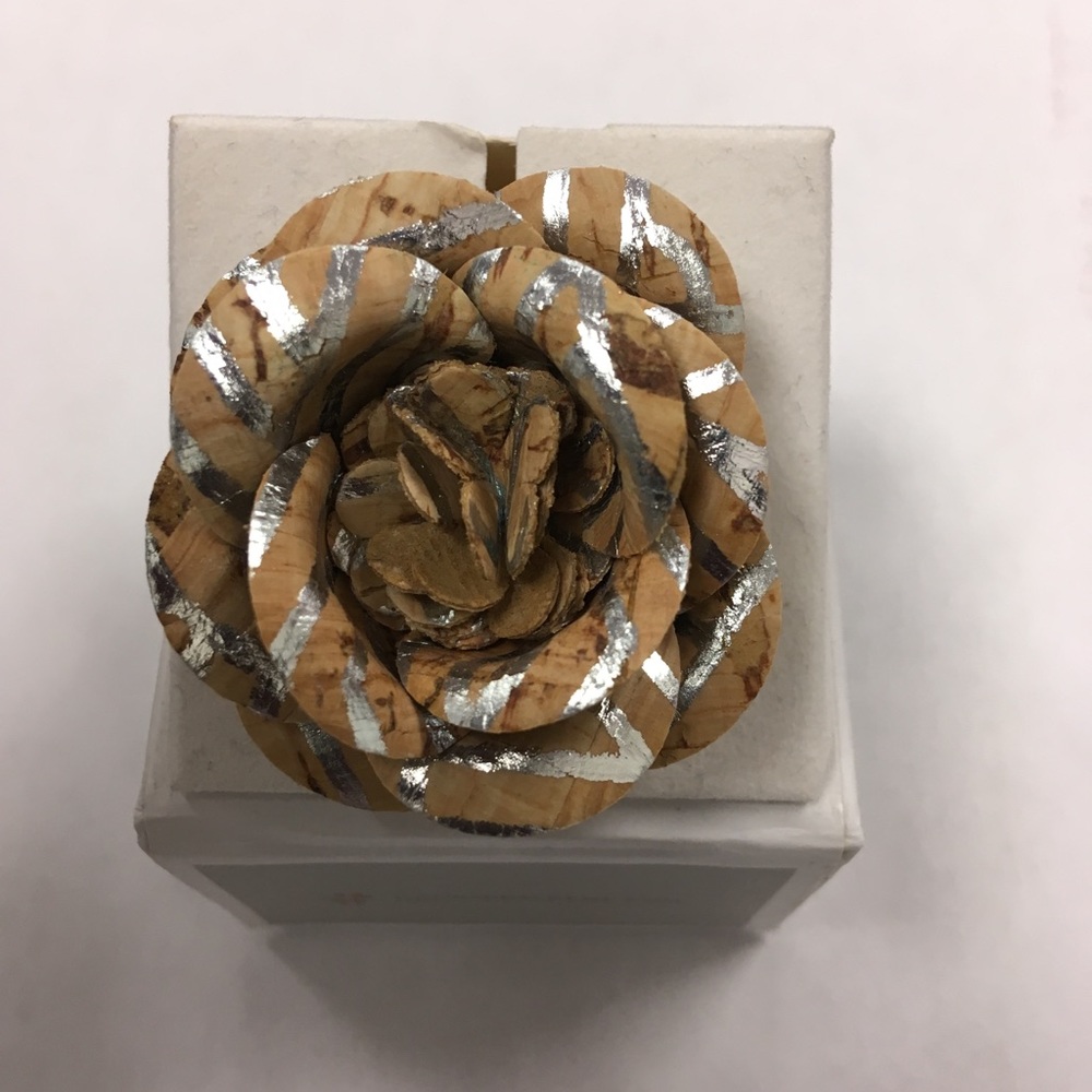 Hook+Albert Cork Flower Lapel Pin